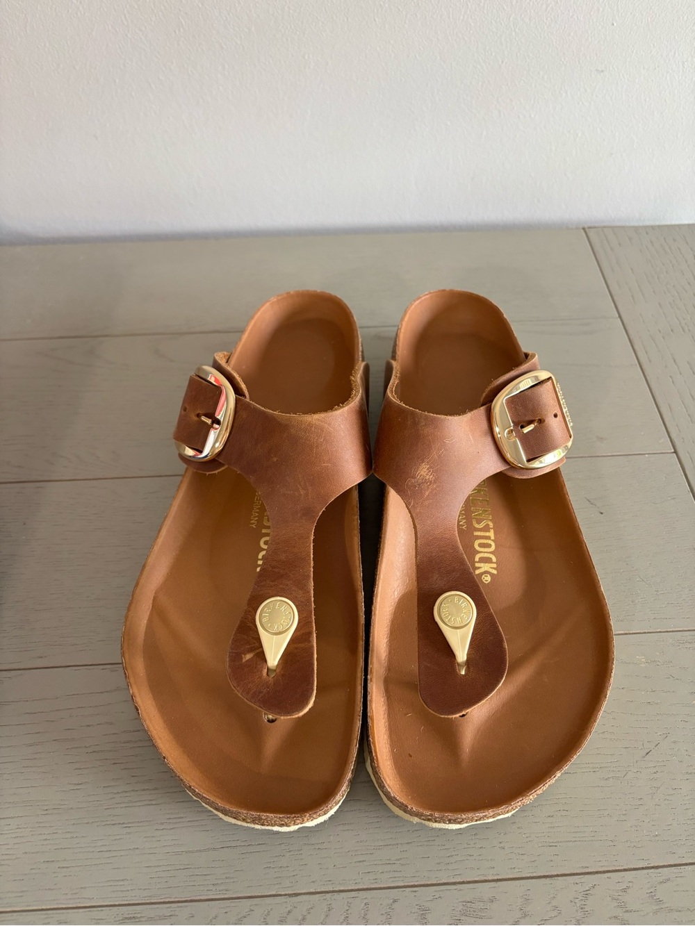 Birkenstock Women’s Gizeh Big Buckle in Cognac